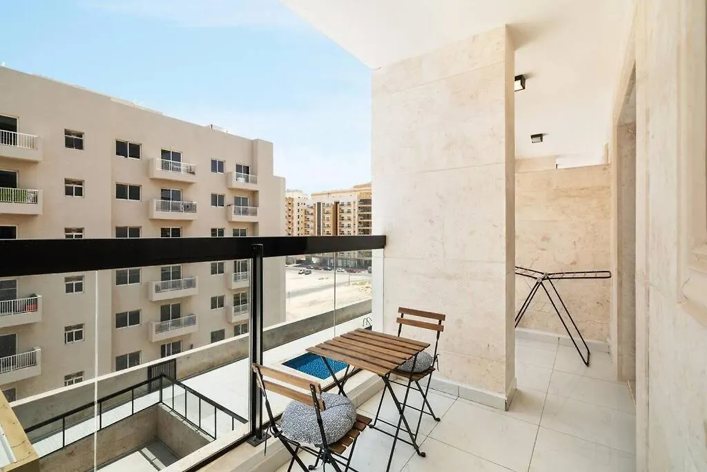 Super Deluxe Apartmentpool Dubai Apartment